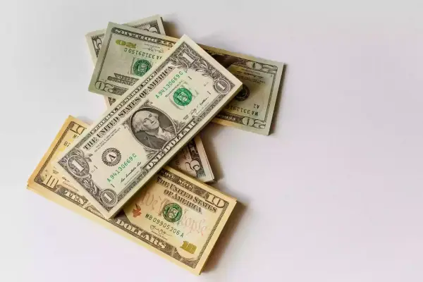 Ексоператора телесуфлера Білого дому оштрафували на понад $172 тисячі через ставки на промови Трампа