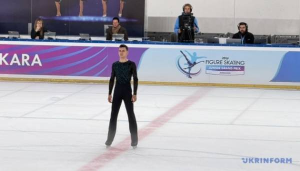 Український фігурист Курцев виборов срібну медаль на юніорському Гран-прі в Туреччині