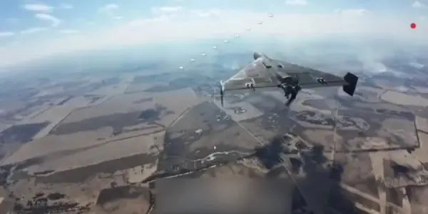 Російський шахед в небі над Україною 