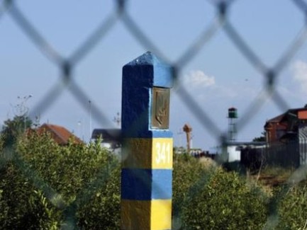 Кабмін дозволив виїзд за кордон чоловікам 18-22 років за новими правилами