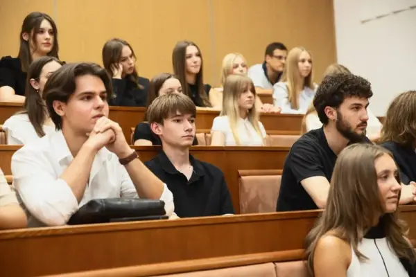 Студенти Навчально-науковий інститут міжнародних відносин КНУ імені Тараса Шевченка
