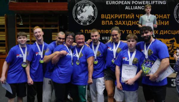 ДЦП не завадив: 10 світових рекордів на одному чемпіонаті