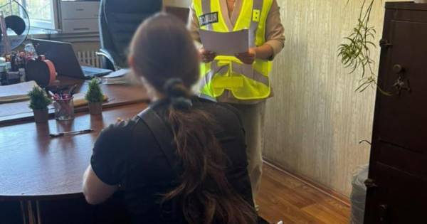 Харків’янка намагалася заробити на ліках від залежності