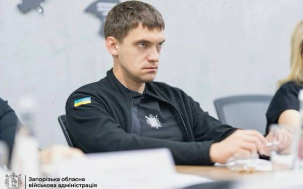 У Запоріжжі ворожий удар по автостоянці: є постраждалі