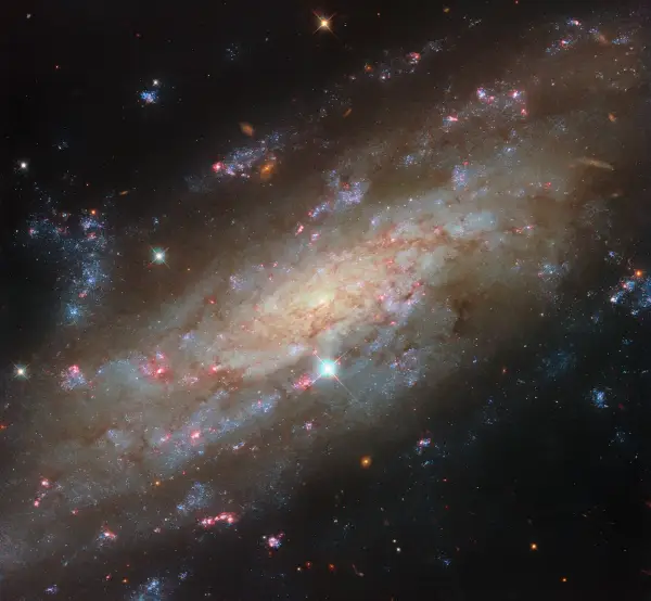 Hubble зафіксував спіральну галактику в “сусідці” Чумацького Шляху
