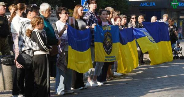 Харківщина: громада зібралася на акцію на підтримку полонених і зниклих безвісти