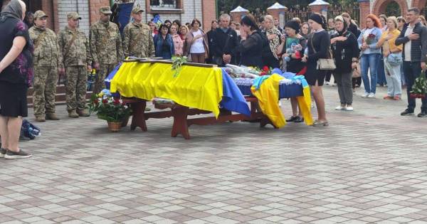 На Харківщині попрощалися з двома полеглими захисниками