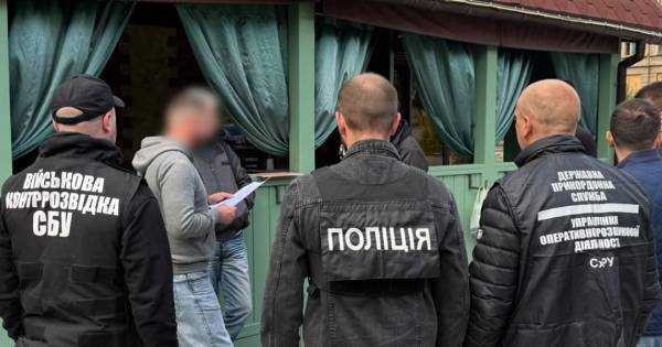 Харків’янин вимагав $3000 за дозвіл на проживання від іноземця