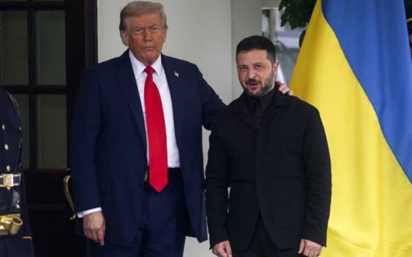Трамп закликав Зеленського зупинити атаки на російські НПЗ