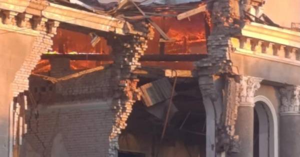 Росіяни зруйнували будівлю РДА на Харківщині