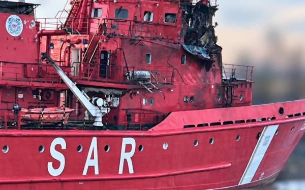 Атака дронів пошкодила пошуково-рятувальний буксир в порту на Одещині