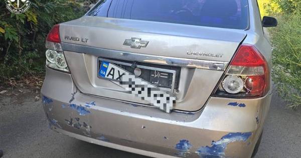 Російський дрон атакував біля Харкова, ледь не влучивши в авто