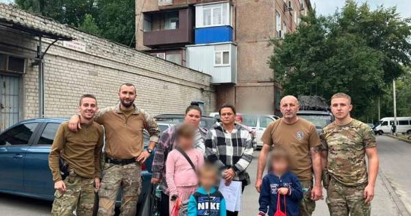 Білі Янголи” евакуювали 144 людини, включно з 13 дітьми, з-під обстрілів на Харківщині за місяць