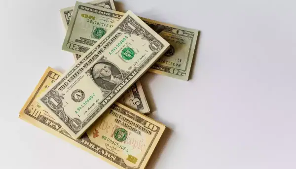 Ексоператора телесуфлера Білого дому оштрафували на понад $172 тисячі через ставки на промови Трампа