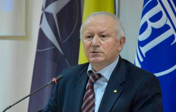 Аріан Старова (Arian Starova), президент Атлантичної ради в Албанії 
