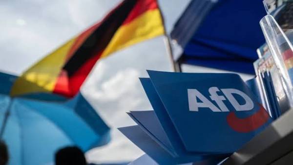 АдН перемагає на виборах у Саксонії-Ангальт, але без абсолютної більшості
