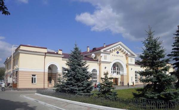Укрзалізниця зупиняє рух потягів на Суми у Конотопі