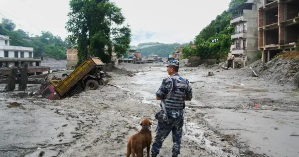 МЗС: 56 українців зникли безвісти після лиха в Непалі