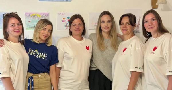 Анджеліна Джолі відвідала Харків