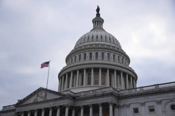 Проміжні вибори у США: чи здатні демократи зупинити Трампа